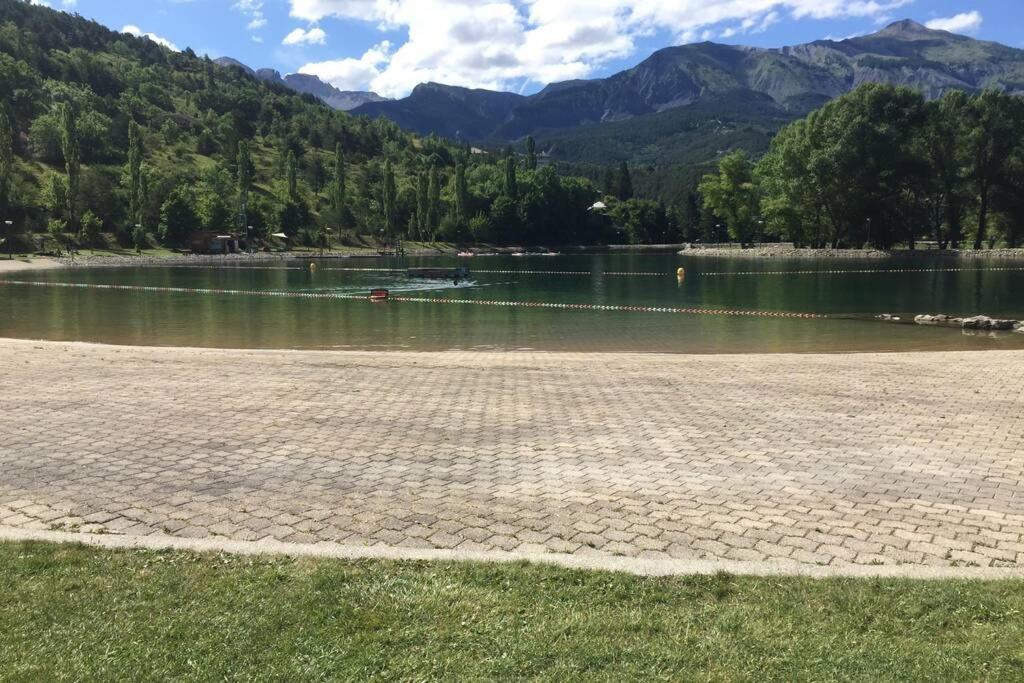 Maison Neuve Proche De Barcelonnette Jausiers Bagian luar foto
